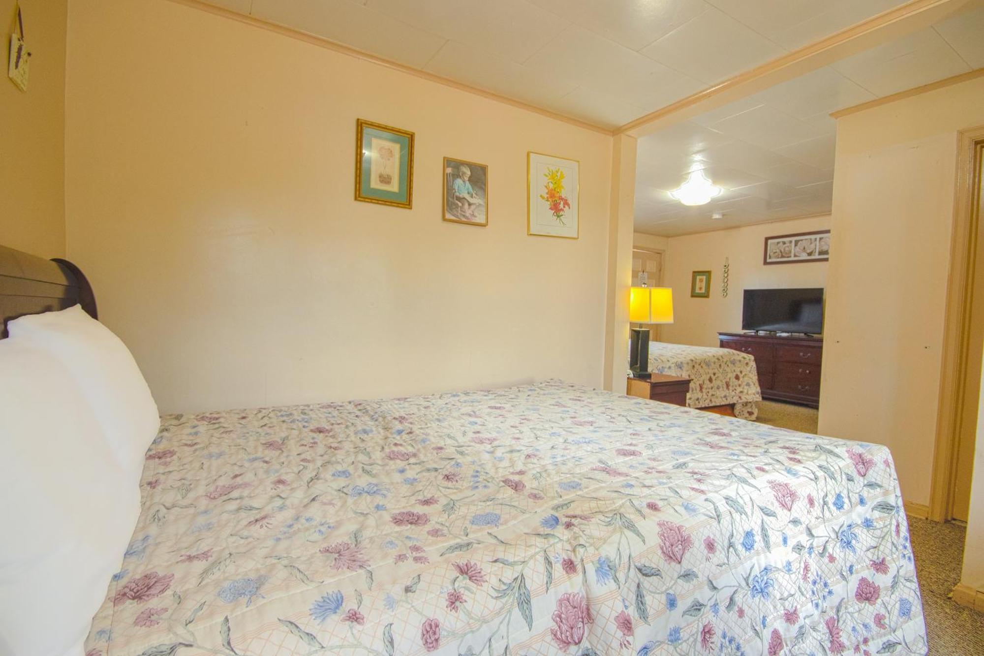 Sunflower Motel Hiawatha By Oyo Exterior foto
